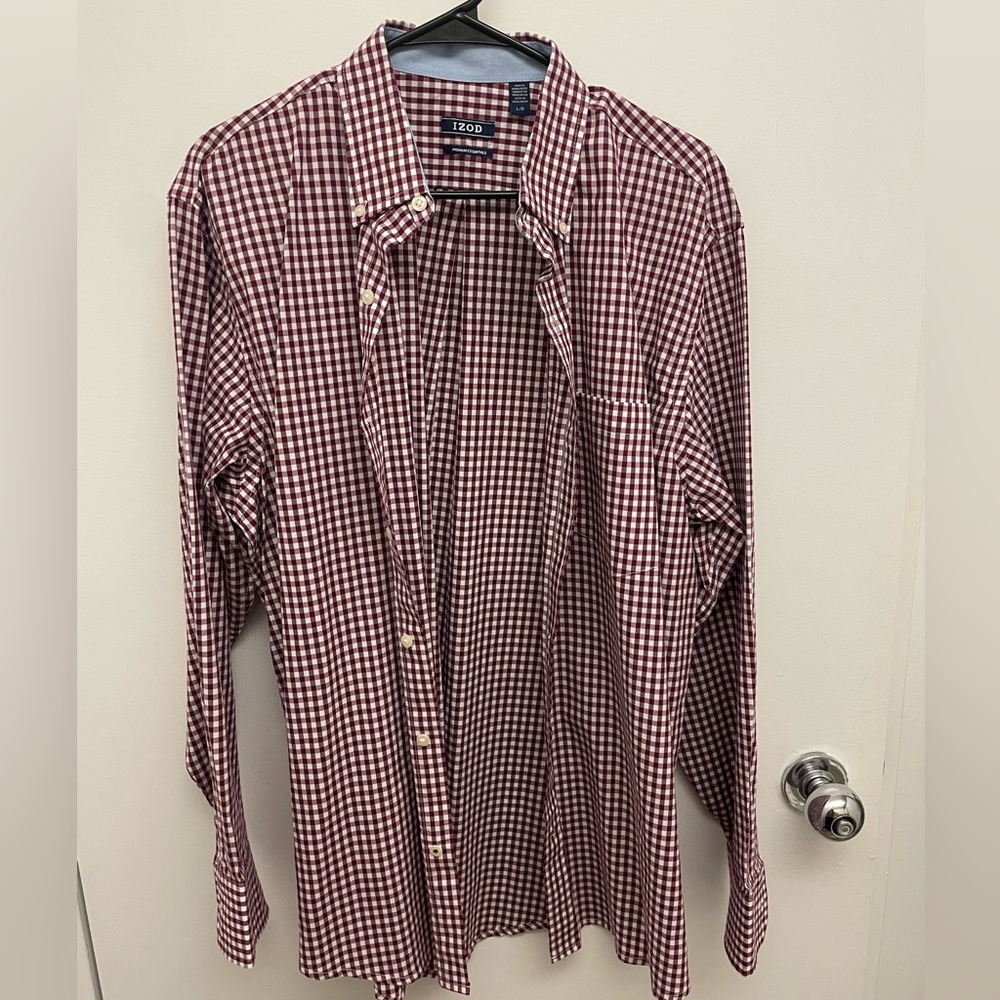 Izod checkered men’s button up dress shirt